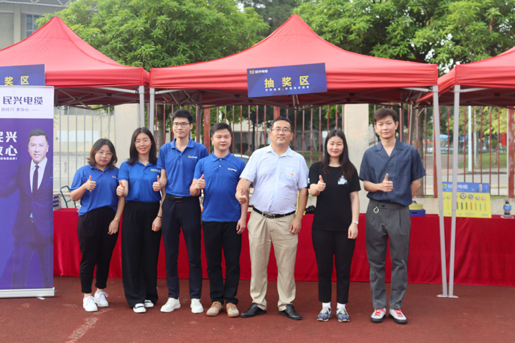 少年强则中国强，DB电竞
连续7年为他们加油鼓励！